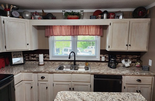 Elizabethton House | A relaxing, peaceful stay awaits you in the mountains of East Tennessee!
