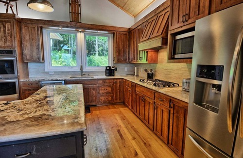 West Jefferson Ski Chalet | A Sunset Ridge in West Jefferson, NC: 3BR Chalet with hot tub, game room, and beautiful views.