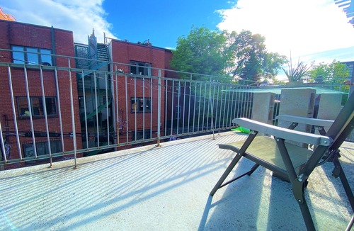 Plateau Mont Royal House | A3~Sunny Balcony+3 Full baths+5 Queen beds+4 Sofabeds+Free Parking~100Walk Score