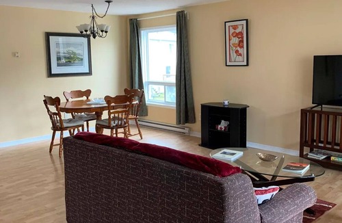 Hull Condo | Abanico Apartment by Gatineau Park - long stays