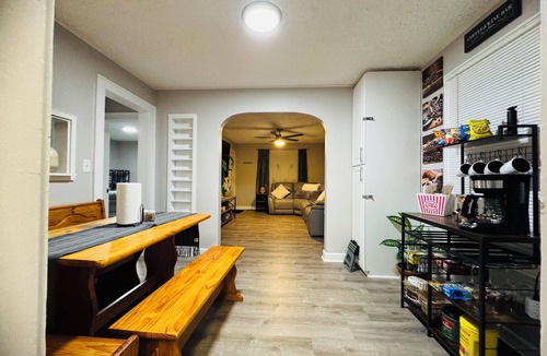 Johnson City House | About 5 mins away from Downtown, ETSU, Milligan & parks!