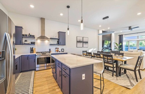 East Nashville Villa | Adjacent townhomes, 8 rooms, 2mi to DT, City View