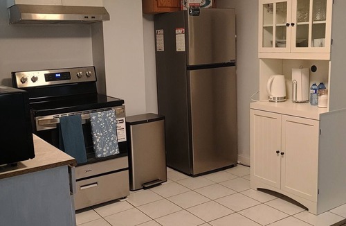 Ajax Apartment | Ajax Newly Furnished Spacious & Bright 2 beds. basement apart. w/t own laundry