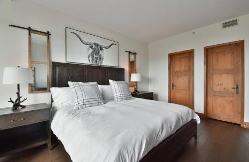 Mont-Tremblant Apartment | Altitude 168-6 3Bdr ski in-out