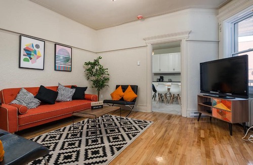 De Lorimier Apartment | Amazing 4BR on The Plateau Mont-Royal by HomeFeel