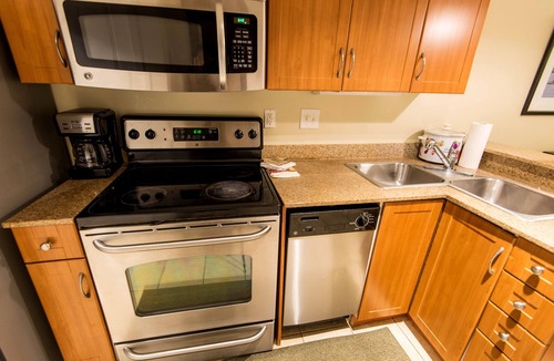 Downtown Myrtle Beach Condo | Amazing Luxury Direct Ocean Front 1BD/1BA, Modern Decor. Great Location!