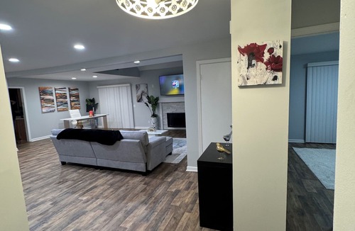 Columbia House | Amazing, Pet friendly 4bdrm/3bath home for the entire family! n