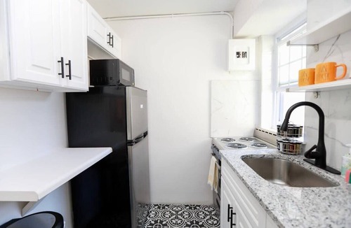 Cottage Line Apartment | Anchor Breeze | Sojourn | Steps to the Beach