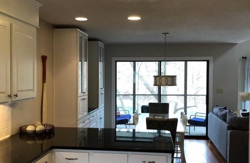 Seneca Condo | APRIL SPECIAL! Lake Keowee Condo with Great Views, Near Clemson, Marina, Trails