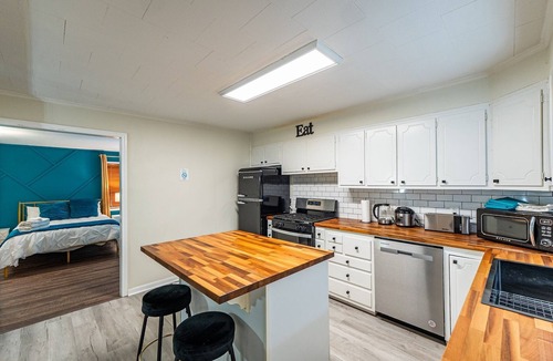 Summerlee House | #AquaOakHill#HOTTUB#BBQGrill#KidsArea#PetFriendly#NewRGorge#FirePit#Arcade