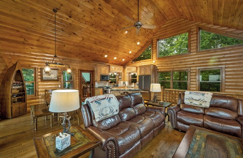 Ferguson Cabin | At Trail's End: Family Friendly Mtn Top Cabin, Porch and Patio area, Covered Hot