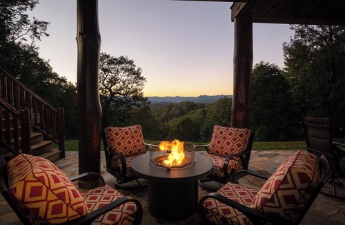 Ferguson Cabin | At Trail's End: Family Friendly Mtn Top Cabin, Porch and Patio area, Covered Hot