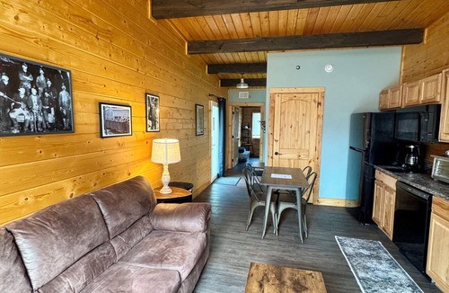 Bramwell Cabin | ATV TrailCamp: Sip's Shack- Just seconds from the HMT Pocahontas Trailhead!