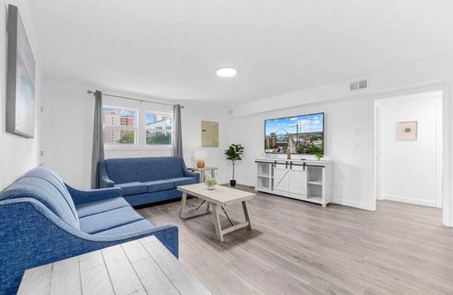 Myrtle Beach Apartment | Azul Condos - Ocean steps away - Full Kitchen