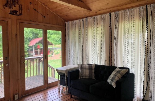 Crumpler Cottage | Baker's Cottage - Relax in this quiet mountain cottage by the creek.