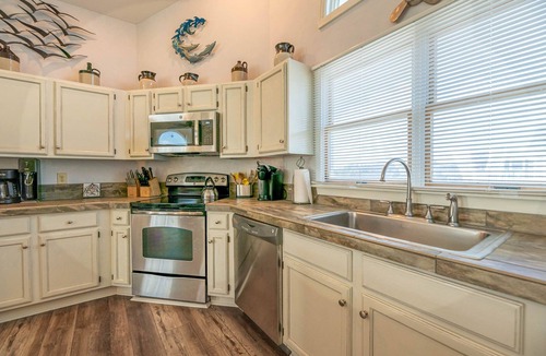 Ocean Sands House | Beach Dreams - Corolla, Ocean Sands, 3 Large Masters, Big Pool/Hot Tub, Pets OK