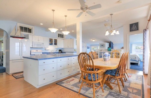 Lincolnville Apartment | Beachfront Family Penthouse with Stunning Views