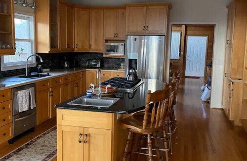 Pinnacle House | Beacon Hill on the Lake Private 12-Acre Waterfront Retreat
