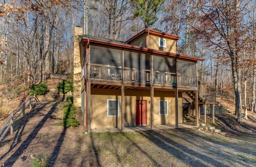 Saluda Cabin | Bear Creek Cabin | Private Mountain Cabin Near TIEC, Saluda & Hendersonville