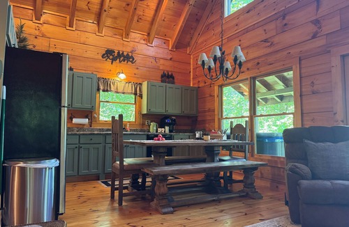 Hiawassee Cabin | Bear Foot Heaven Cabin Retreat in Ga Mountains