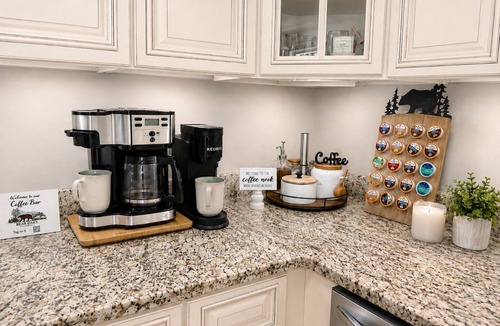 Midway House | Bear Oaks Retreat Luxury Woodland Escape Near Downtown Johnson City
