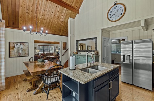 Cullowhee House | Bearfoot Retreat, Streamside Home, Pet-Friendly & only 8 minutes from Cashiers