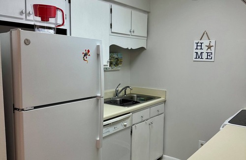 Calabash Condo | Beautiful 2-bedroom condo with King Bed, 2 Twins and a sofa bed in Calabash, NC!