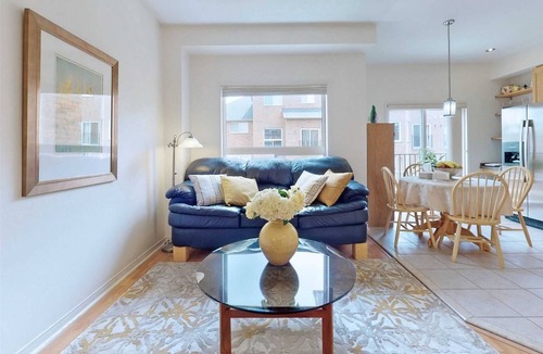 Markham House | Beautiful 3 Bdrm Home in Berczy Area