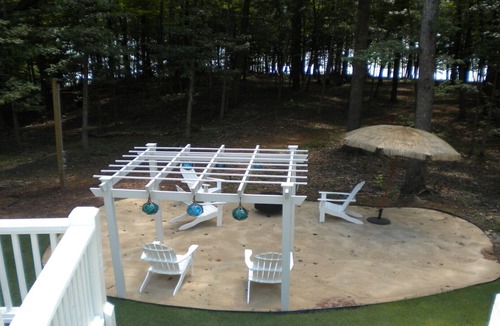 Gumlog House | BEAUTIFUL BEACH HOUSE ON LAKE HARTWELL ONLY 300 YARDS FROM TUGALOO STATE PARK