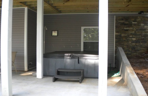 Gumlog House | BEAUTIFUL BEACH HOUSE ON LAKE HARTWELL ONLY 300 YARDS FROM TUGALOO STATE PARK