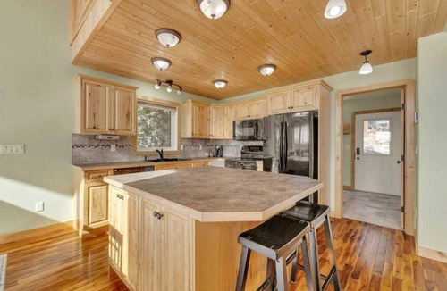 Nordegg Cabin | Beautiful cabin in Nordegg, Alberta