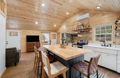 Celina Cabin | Beautiful cabin just seconds from Dale Hollow Lake!