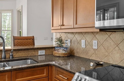 Macon House | Beautiful Deep Water - Hot Tub, Fire Pit, Boathouse on Lake Gaston! Exceptional!