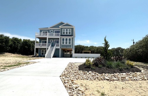 Ocean Sands House | BEAUTIFUL HOME! 2-Min Walk to the Beach, Saltwater Pool, Private