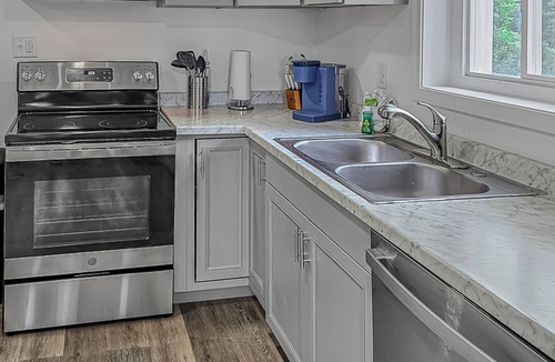 Galax House | Beautifully Re-modeled 3 Bedroom Home- 218 Mockingbird Lane
