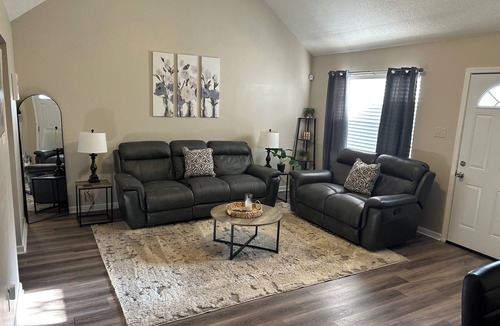 Cordova House | Beautifully renovated 3 bdrm home in Cordova w/fitness equipment and spa shower