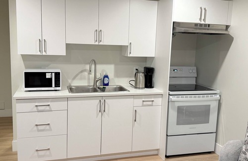 Moncton House | Befitting Crown Suite
