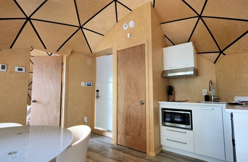 La Conception RV Rental | Bel Air Tremblant TRIPLE DÔME : 2 CHAMBRES, JACUZZI ET SAUNA