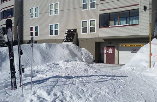 Big White Ski Resort Apartment | Big White Village 3 Bedroom Condo Best Ski in/out