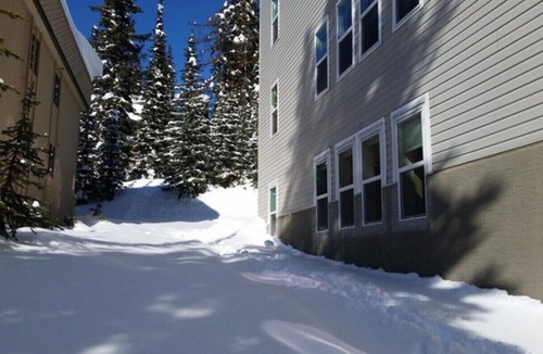 Big White Ski Resort Apartment | Big White Village 3 Bedroom Condo Best Ski in/out