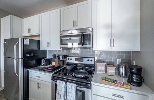 Huntersville Apartment | Birkdale Pool-View, Elevator,Shop-Eat-Work-Play
