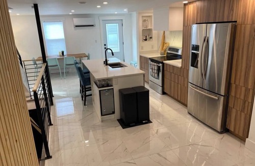 Charlottetown House | Bishop House, Sleeps 8, Downtown with Hot Tub!