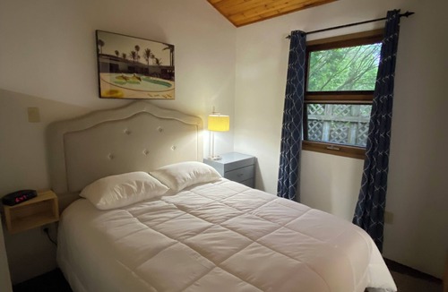 Sauble Beach Hotel | Black Horse Motor Inn