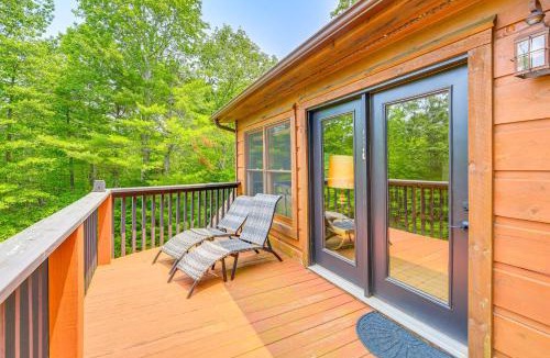 Vesta House | Blue Ridge Mtns Retreat w/Views, 1 Mi to Parkway!