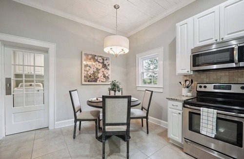 Hickory Cottage | Bluebird Cottage in heart of Hickory, NC
