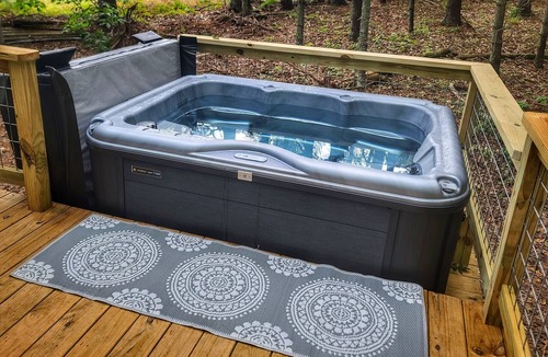 Forest Hill Cabin | "Bluestone" Luxury glamping dome w/hot tub on a private deck, heat and a/c