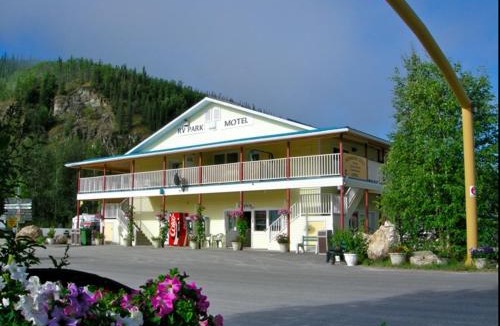 Dawson City Hotel | Bonanza Gold Motel