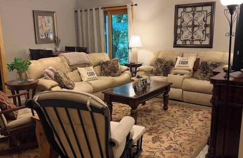 Cataloochee Ranch House | BOOK NOW for your mountain vacation.Creeks,Waterfall,HotTub,Fire Pits,Privacy