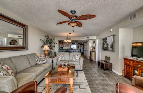 Crescent Beach Condo | Book your next family vacation at this beautiful beach front condo!