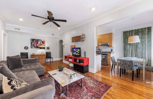 Cherry Condo | Boutique 2BR Condo in Myers Park with Balcony & Free Parking near Atrium CMC